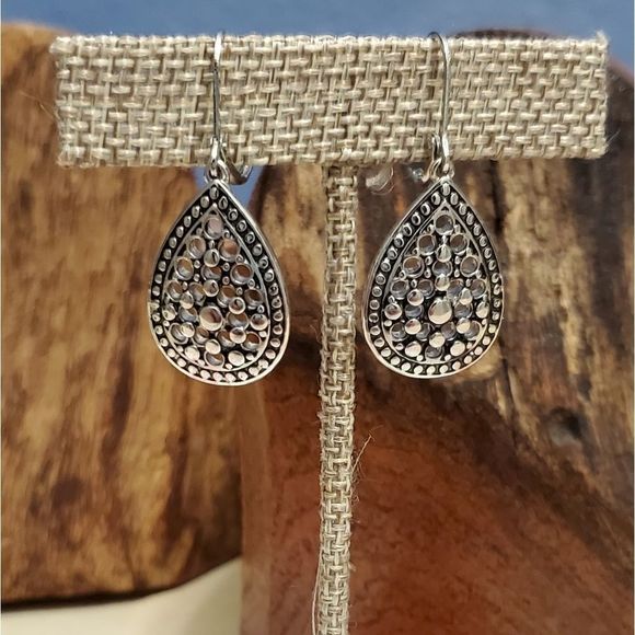 The Sak teardrop shaped earrings‎ - Picture 2 of 4